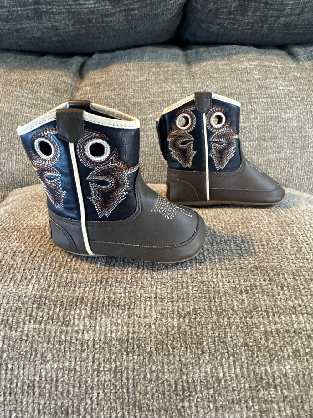 M&F Infant Baby Bucker Trace Brown & Black Booties